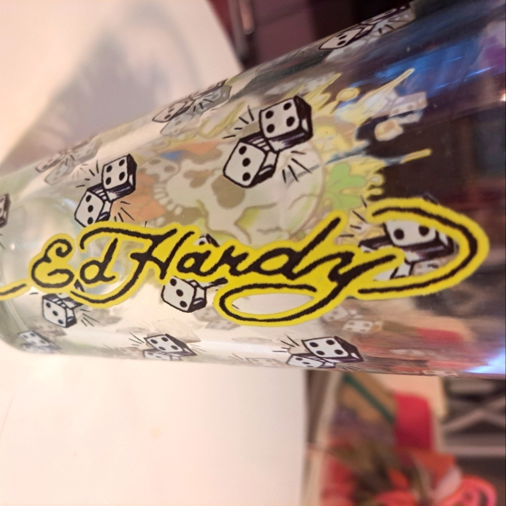 Ed Hardy Pint  Heart and Skull Drinking